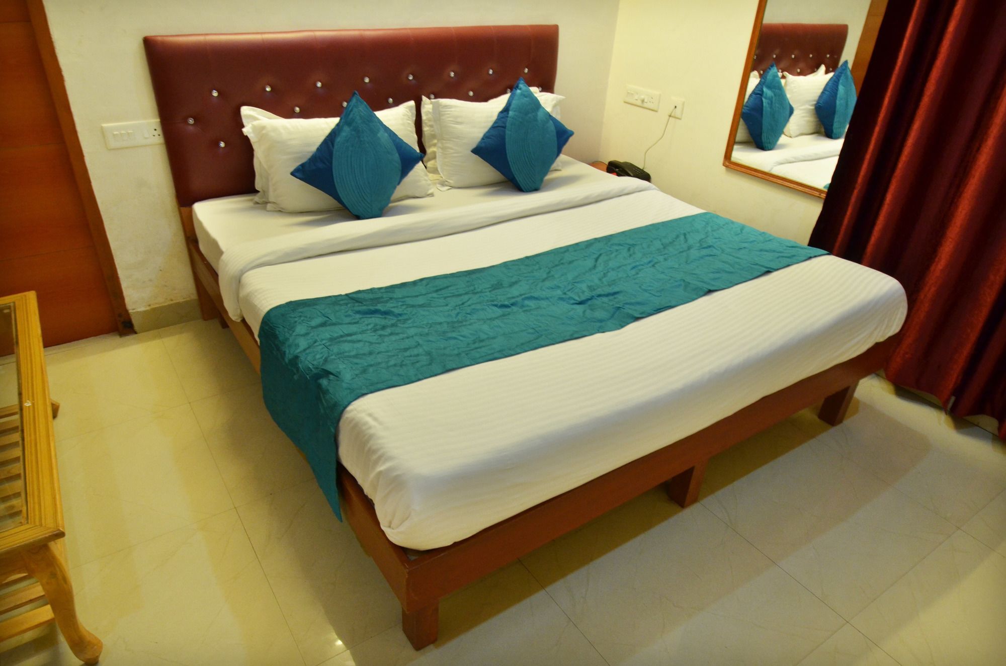 Oyo Platinum Inn Nayagaon Exterior foto