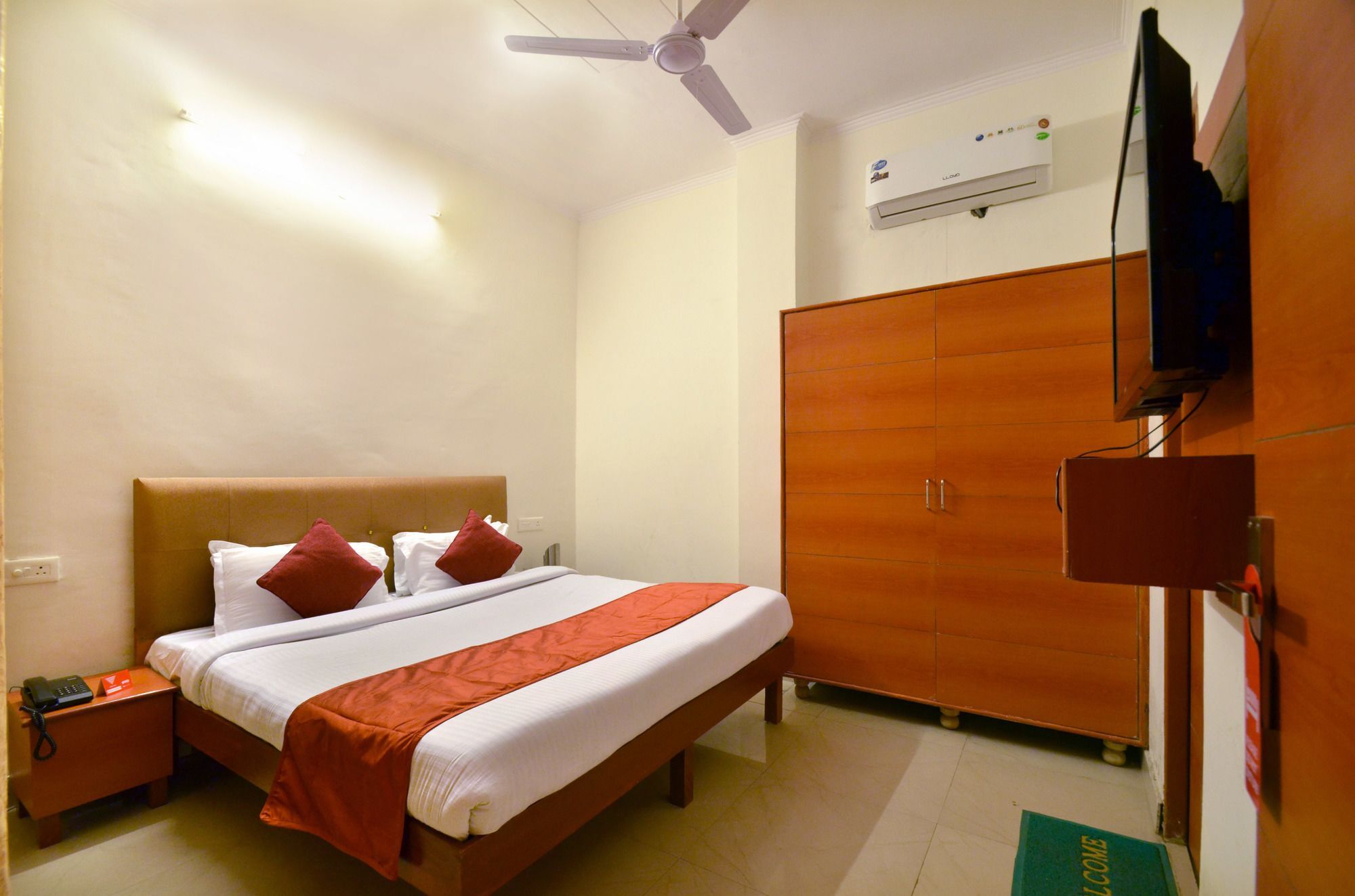 Oyo Platinum Inn Nayagaon Exterior foto